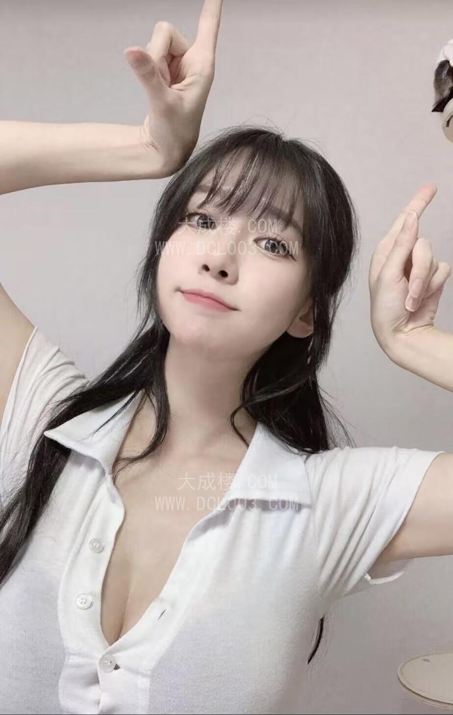 宝山翘乳型的妖艳货