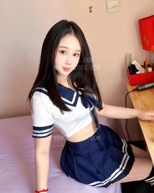 闵行巨乳制服诱惑璐璐
