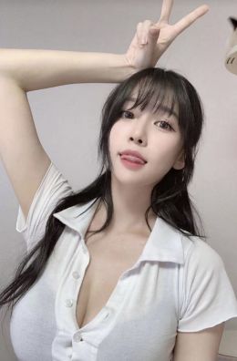 宝山翘乳型的妖艳货