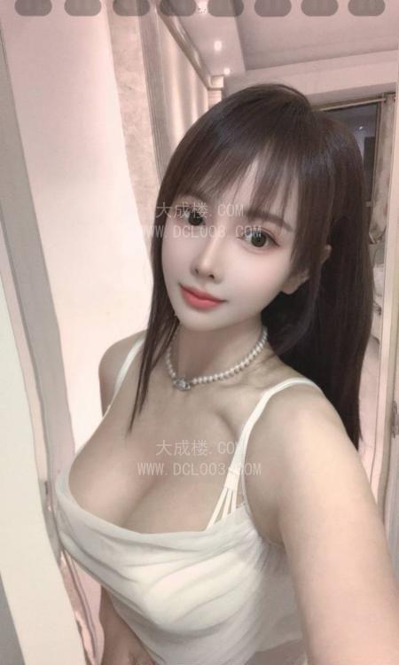 武汉身材好肤白大奶妹子