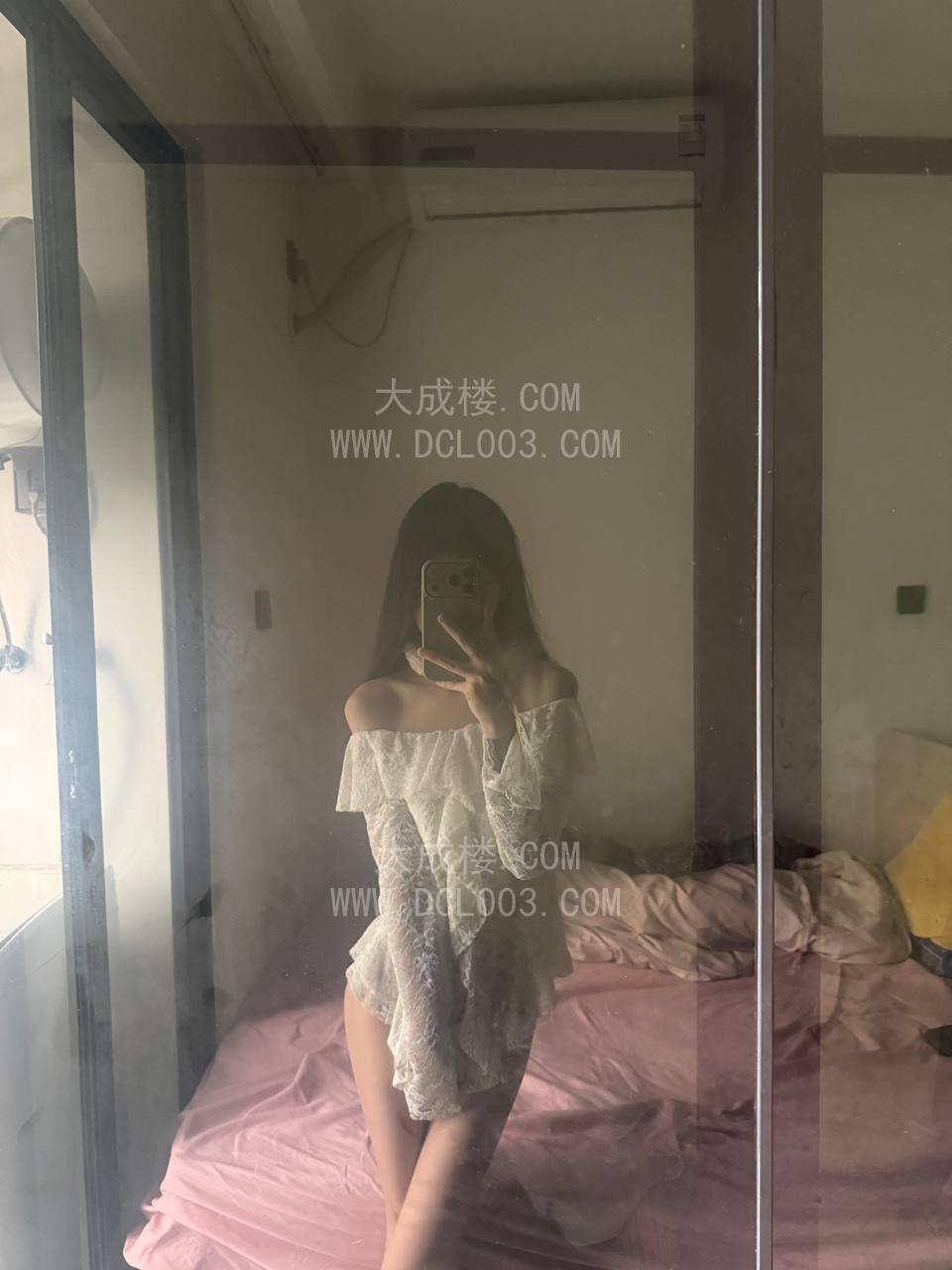东莞南城初次下海清纯三点粉伊朵