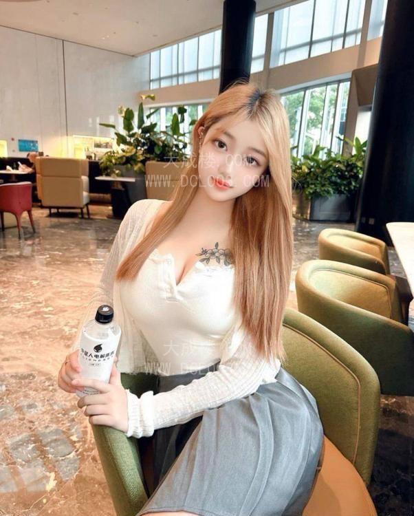 成都桐梓林吊钟大奶萱萱