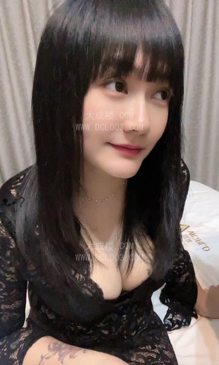 白云风骚大波妹露娜