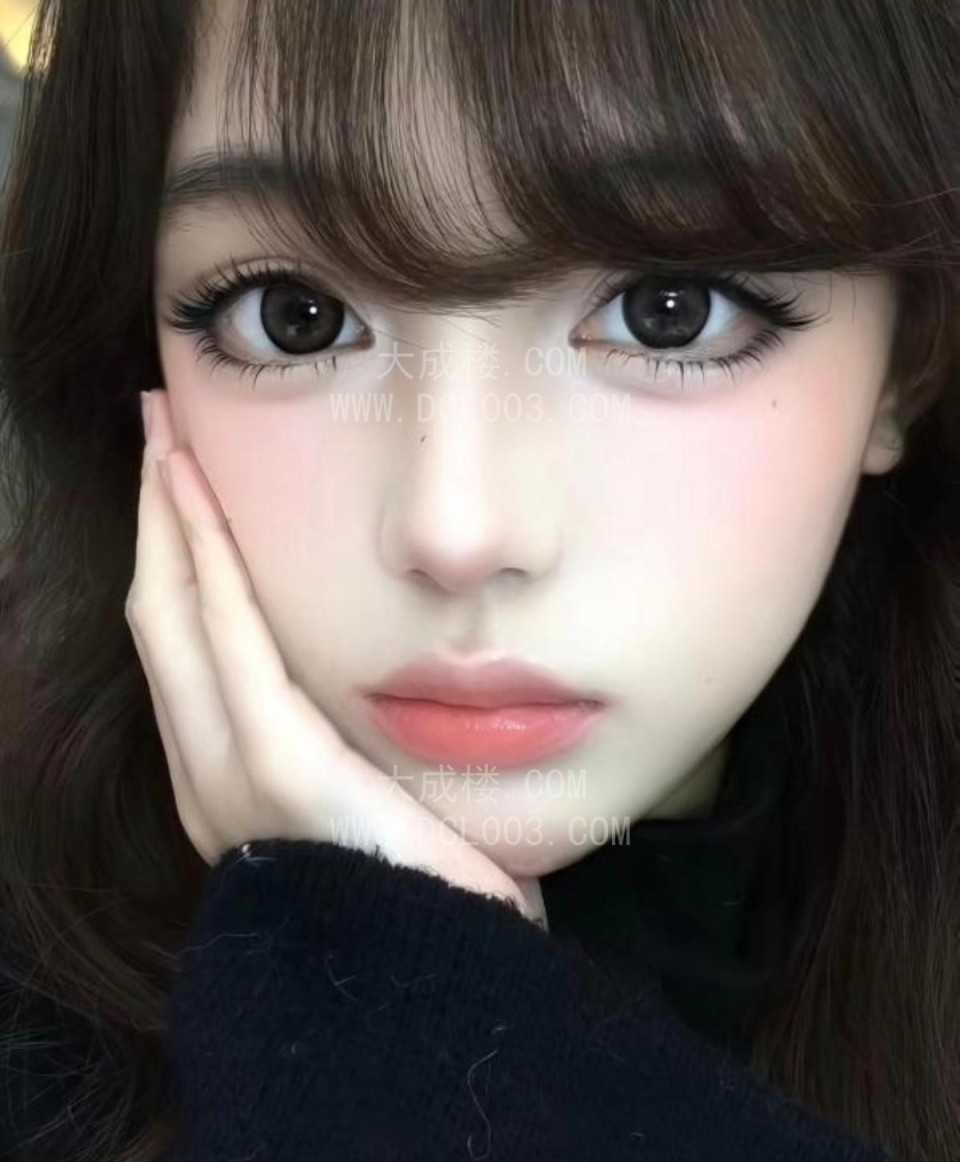 南京三点粉美胸嫩妹