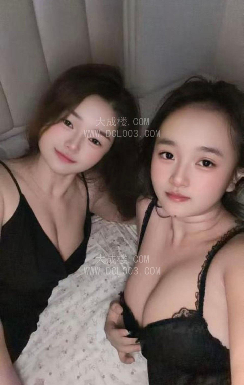 南京口爆双飞姐妹花