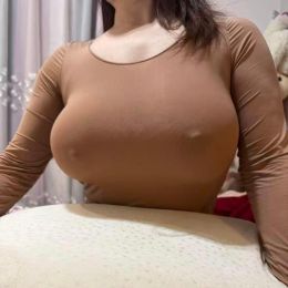 闵行可三通G奶大胸女